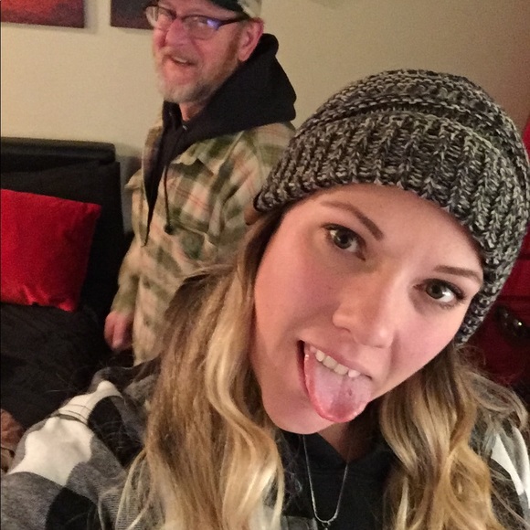 Meet your Posher, Kristen - Picture 2 of 4